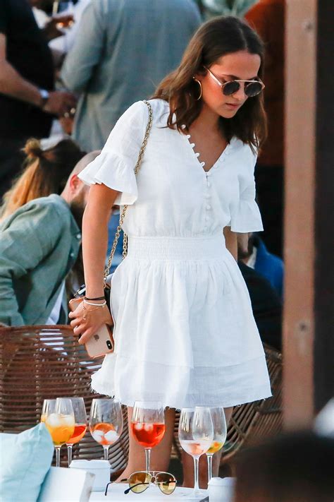 alicia vikander street fashion.